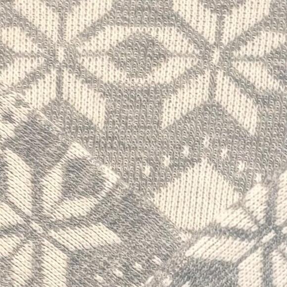 Nordic inspired grey and white sweater (L) - Picture 3 of 3